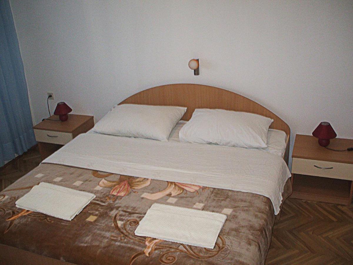 Apartments Piculjan Лопар Екстер'єр фото