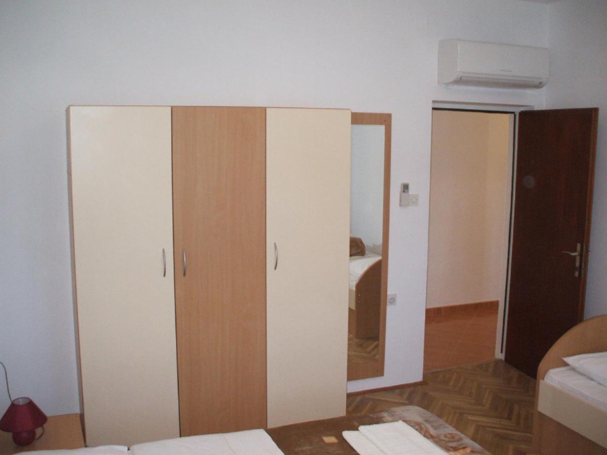 Apartments Piculjan Лопар Екстер'єр фото