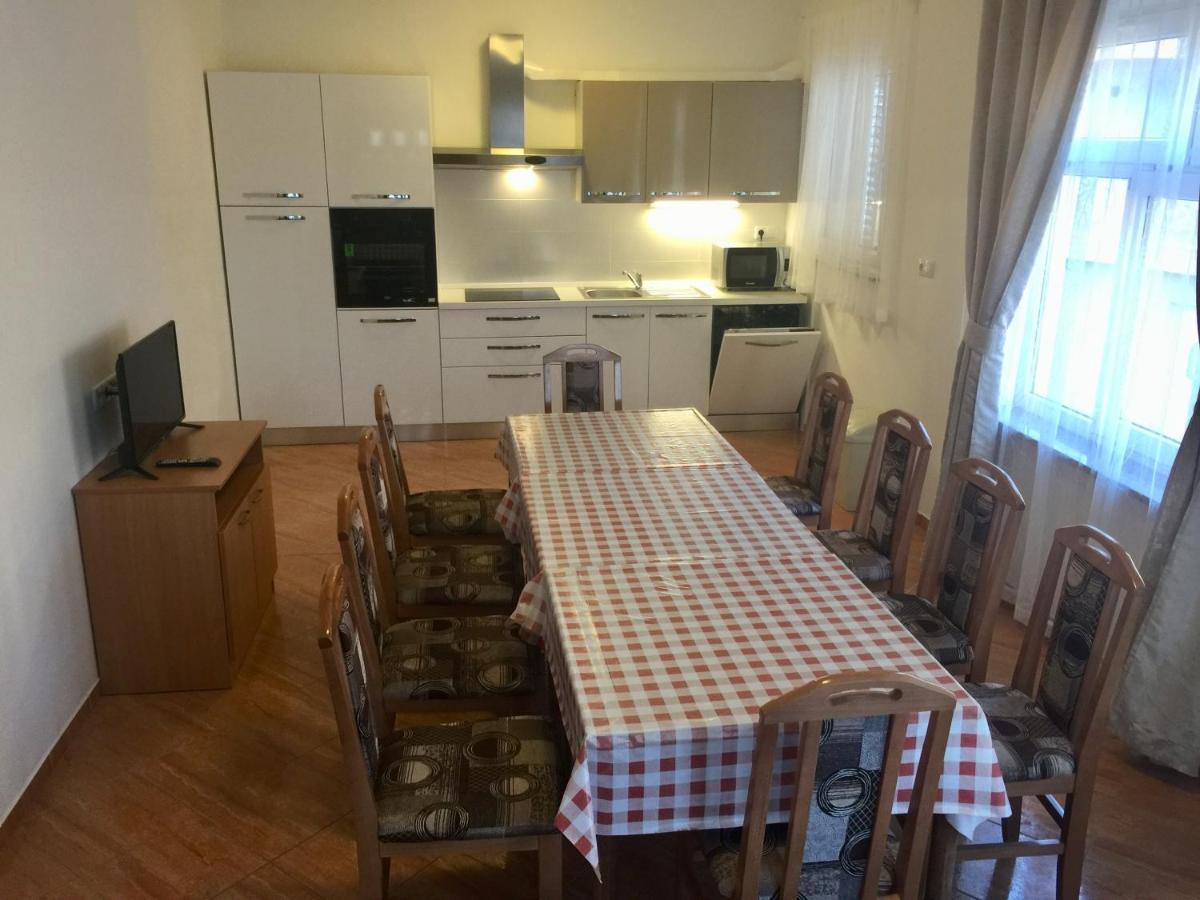 Apartments Piculjan Лопар Екстер'єр фото