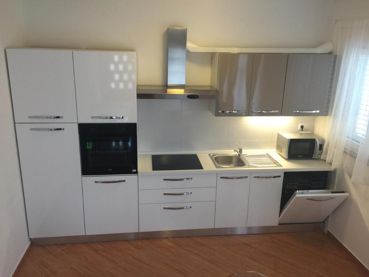 Apartments Piculjan Лопар Екстер'єр фото