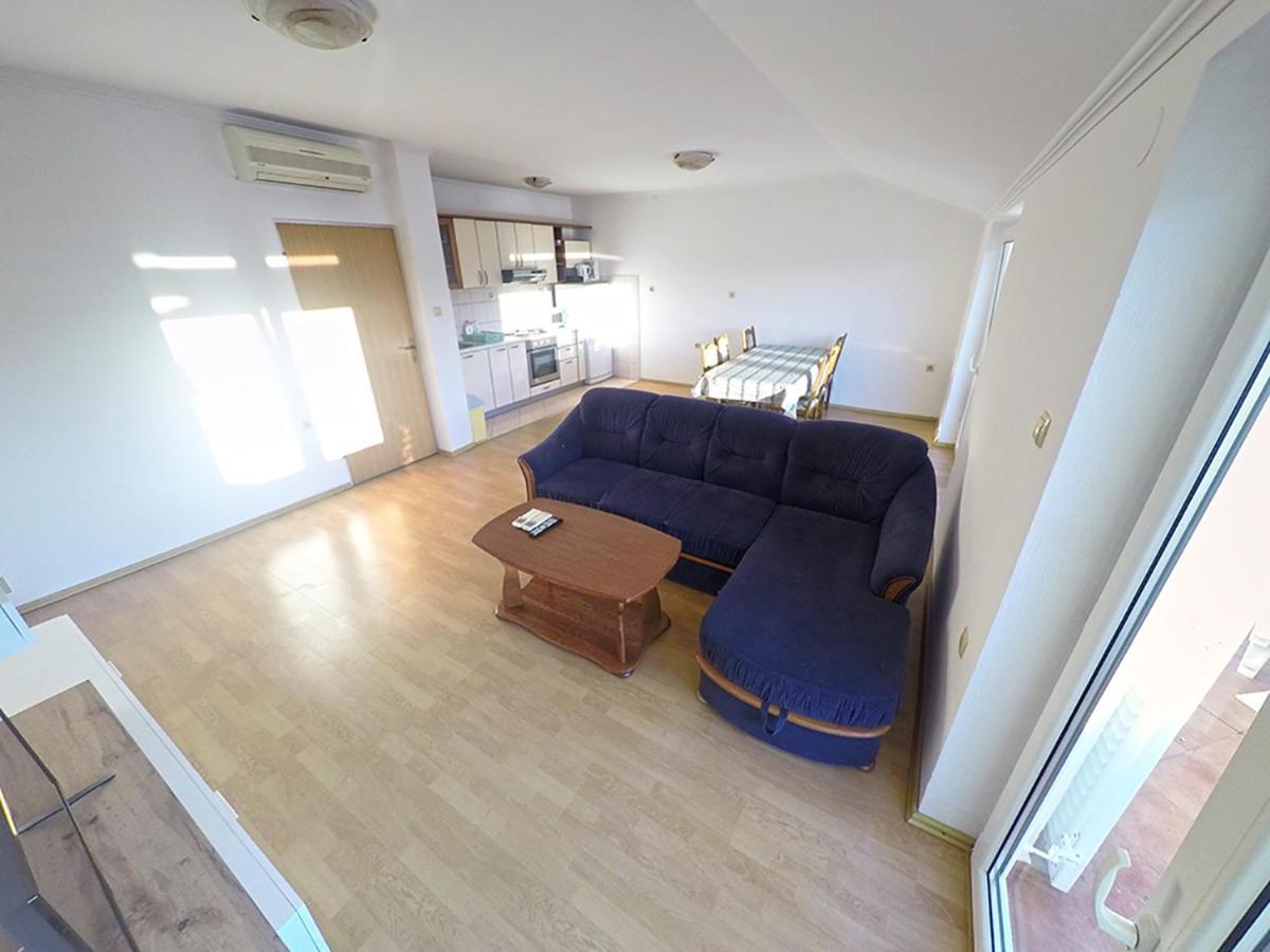 Apartments Piculjan Лопар Екстер'єр фото