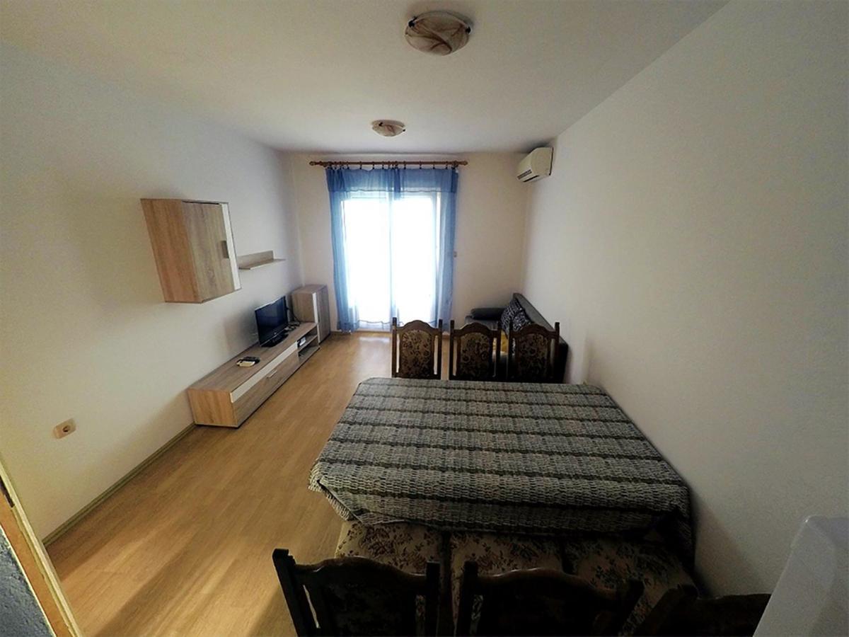 Apartments Piculjan Лопар Екстер'єр фото