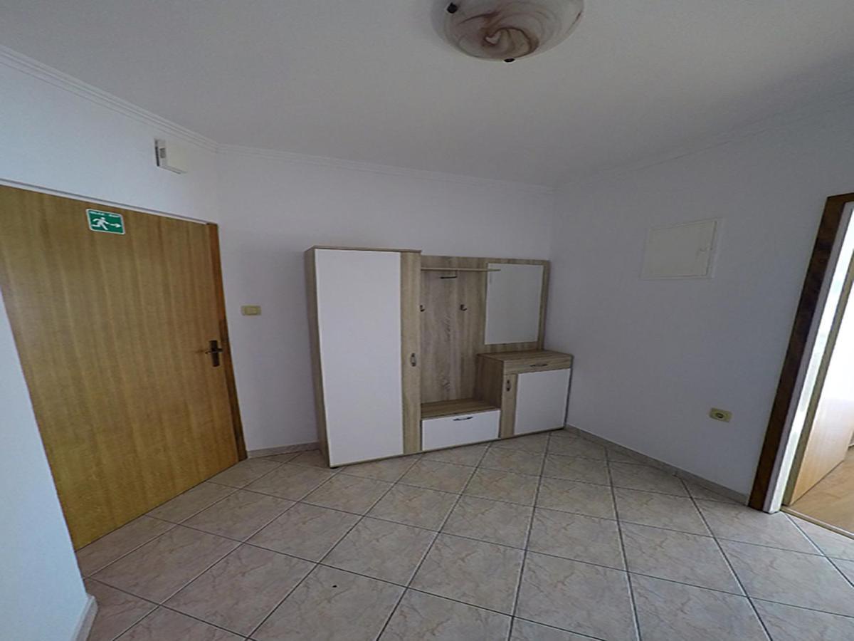 Apartments Piculjan Лопар Екстер'єр фото