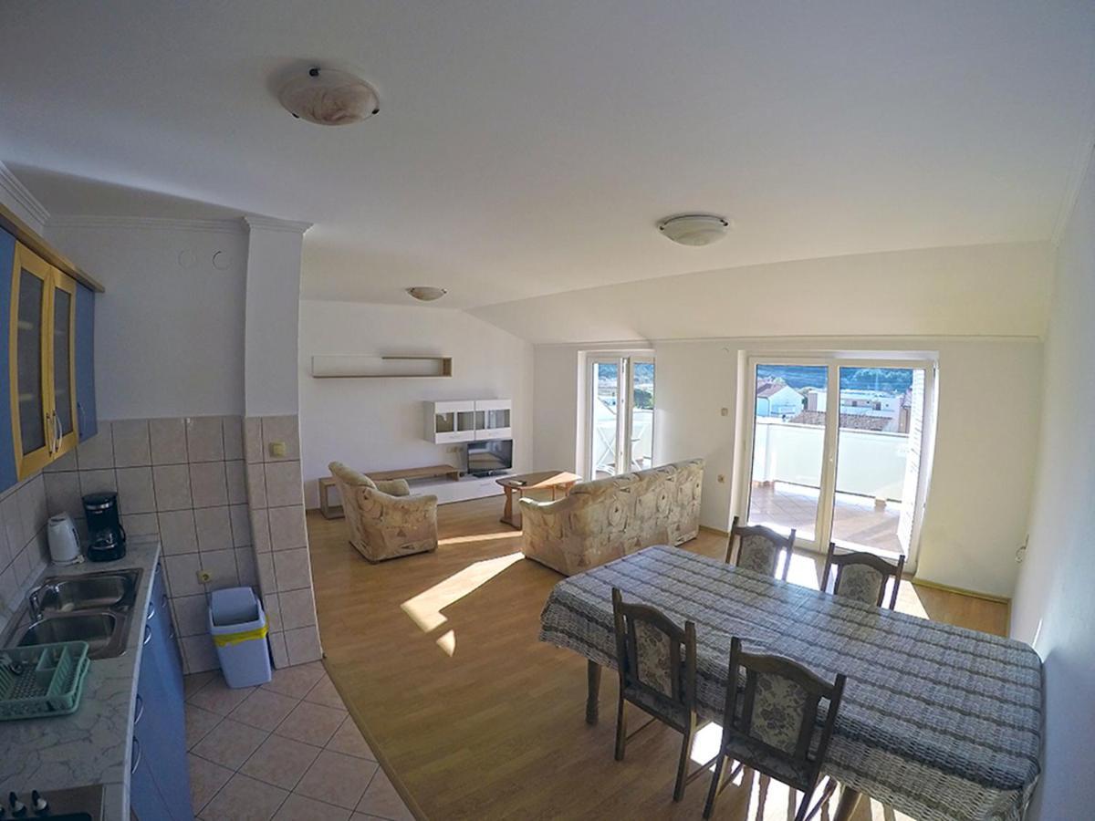 Apartments Piculjan Лопар Екстер'єр фото