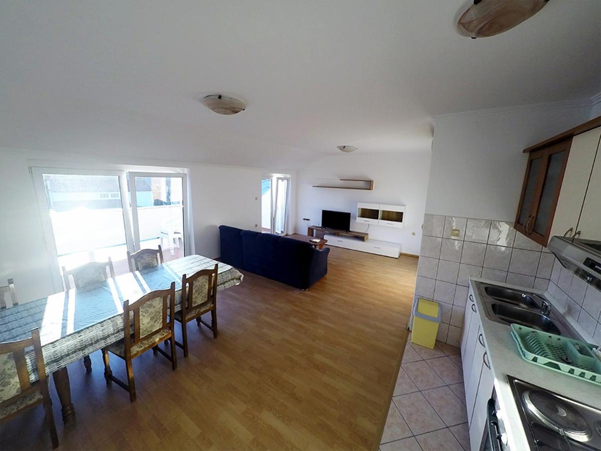 Apartments Piculjan Лопар Екстер'єр фото