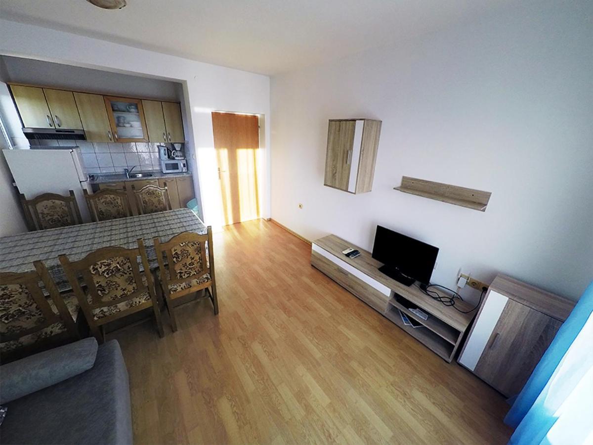 Apartments Piculjan Лопар Екстер'єр фото