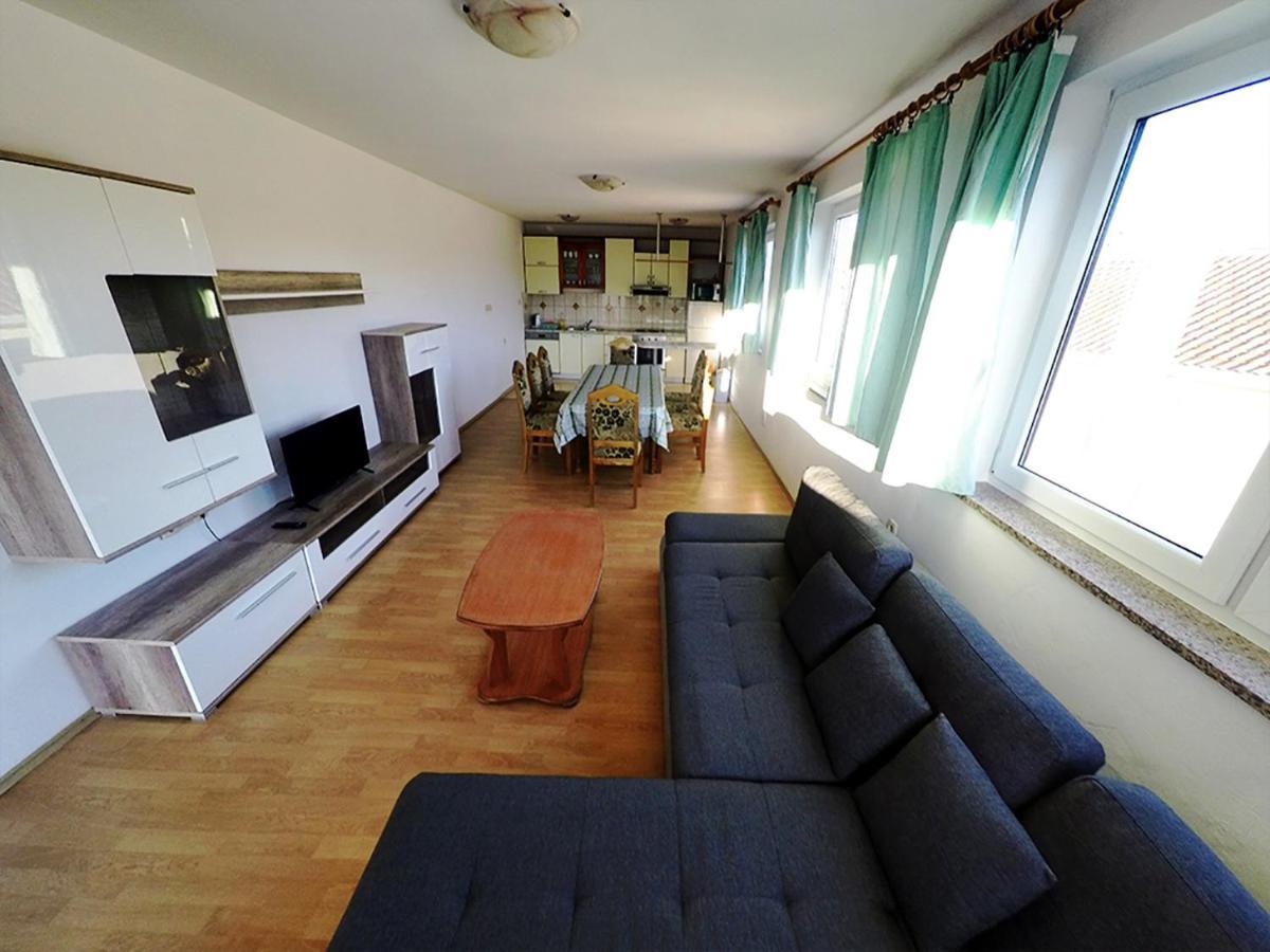 Apartments Piculjan Лопар Екстер'єр фото