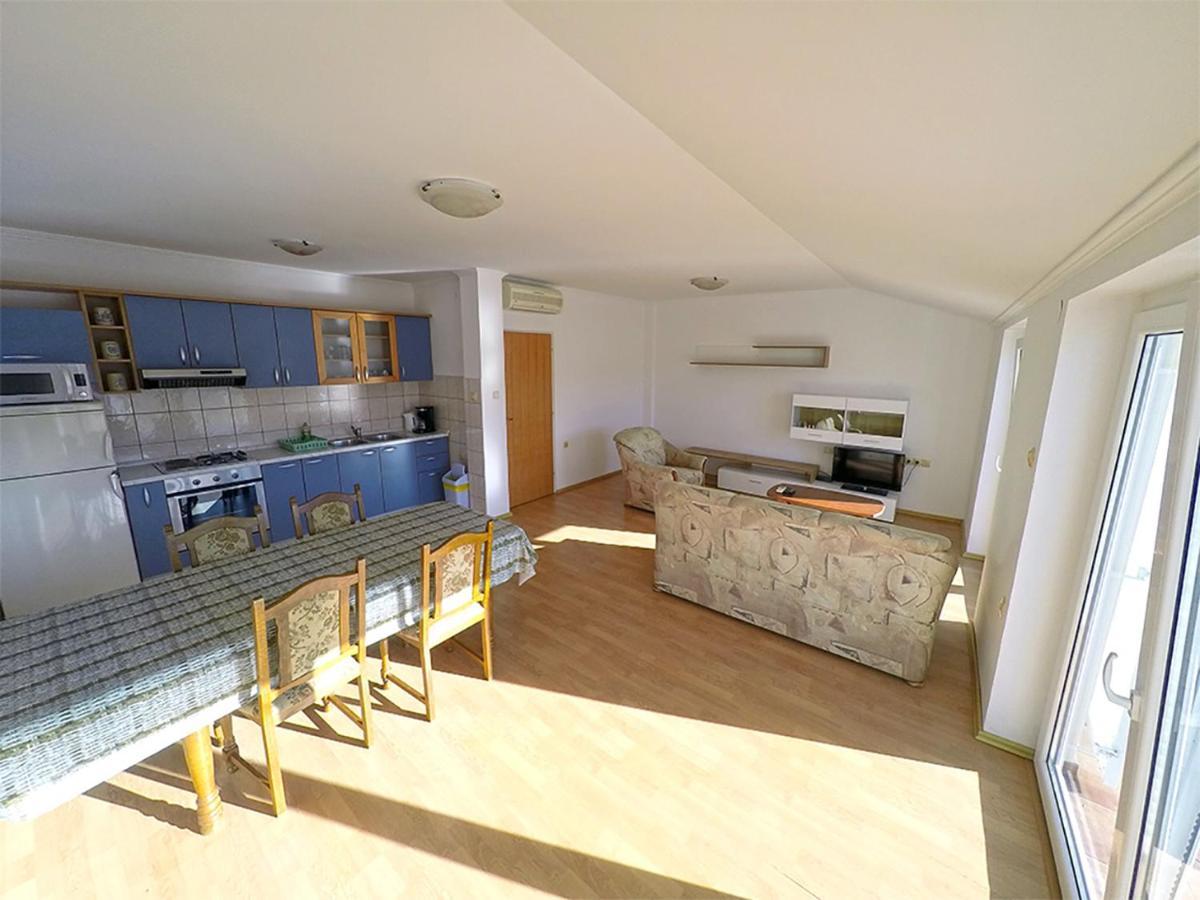 Apartments Piculjan Лопар Екстер'єр фото