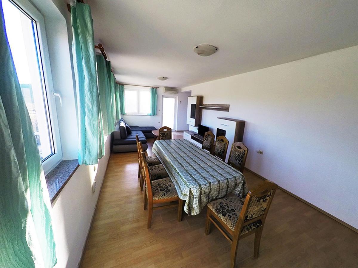 Apartments Piculjan Лопар Екстер'єр фото