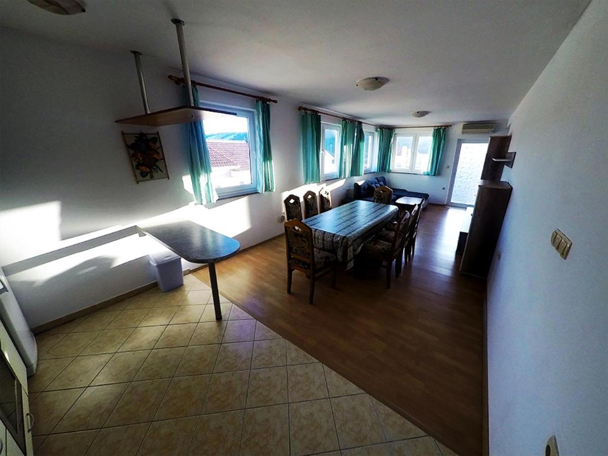 Apartments Piculjan Лопар Екстер'єр фото