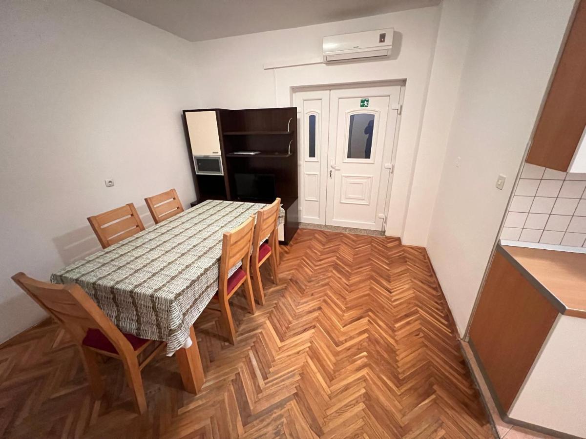 Apartments Piculjan Лопар Екстер'єр фото