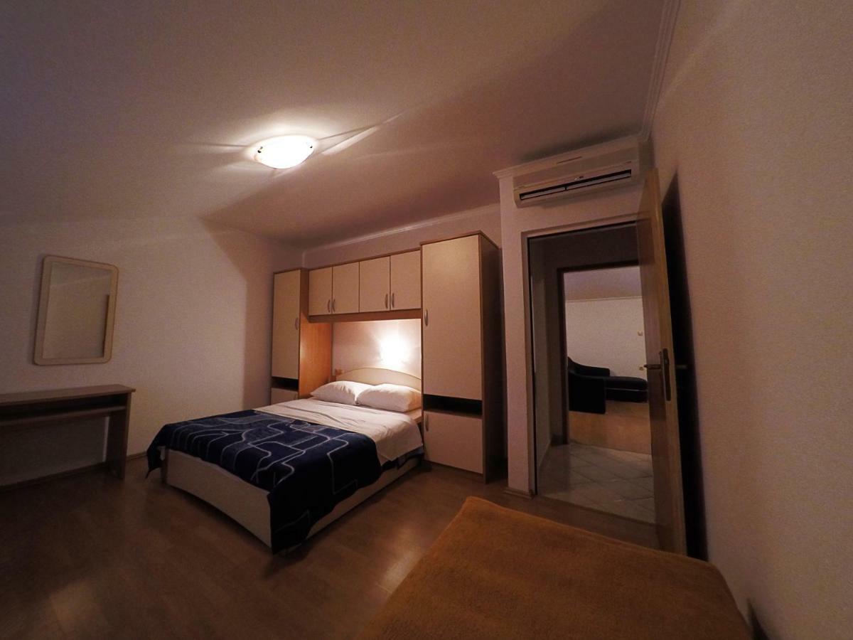 Apartments Piculjan Лопар Екстер'єр фото