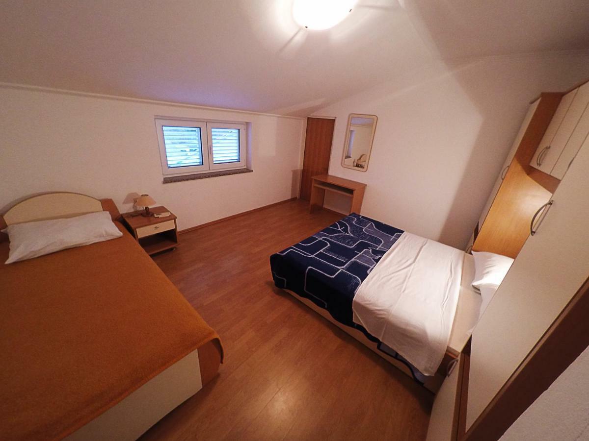 Apartments Piculjan Лопар Екстер'єр фото
