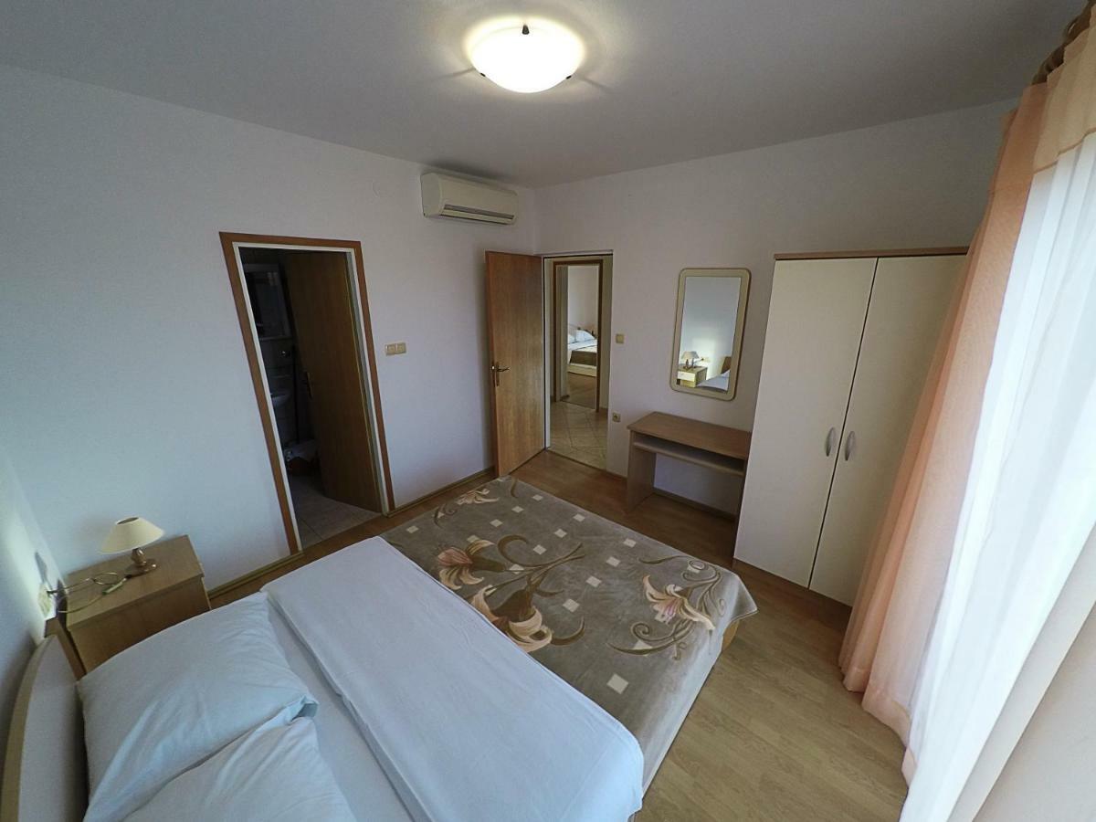 Apartments Piculjan Лопар Екстер'єр фото
