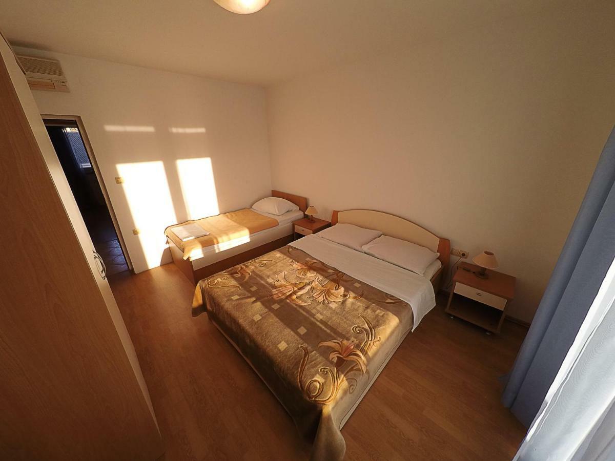 Apartments Piculjan Лопар Екстер'єр фото
