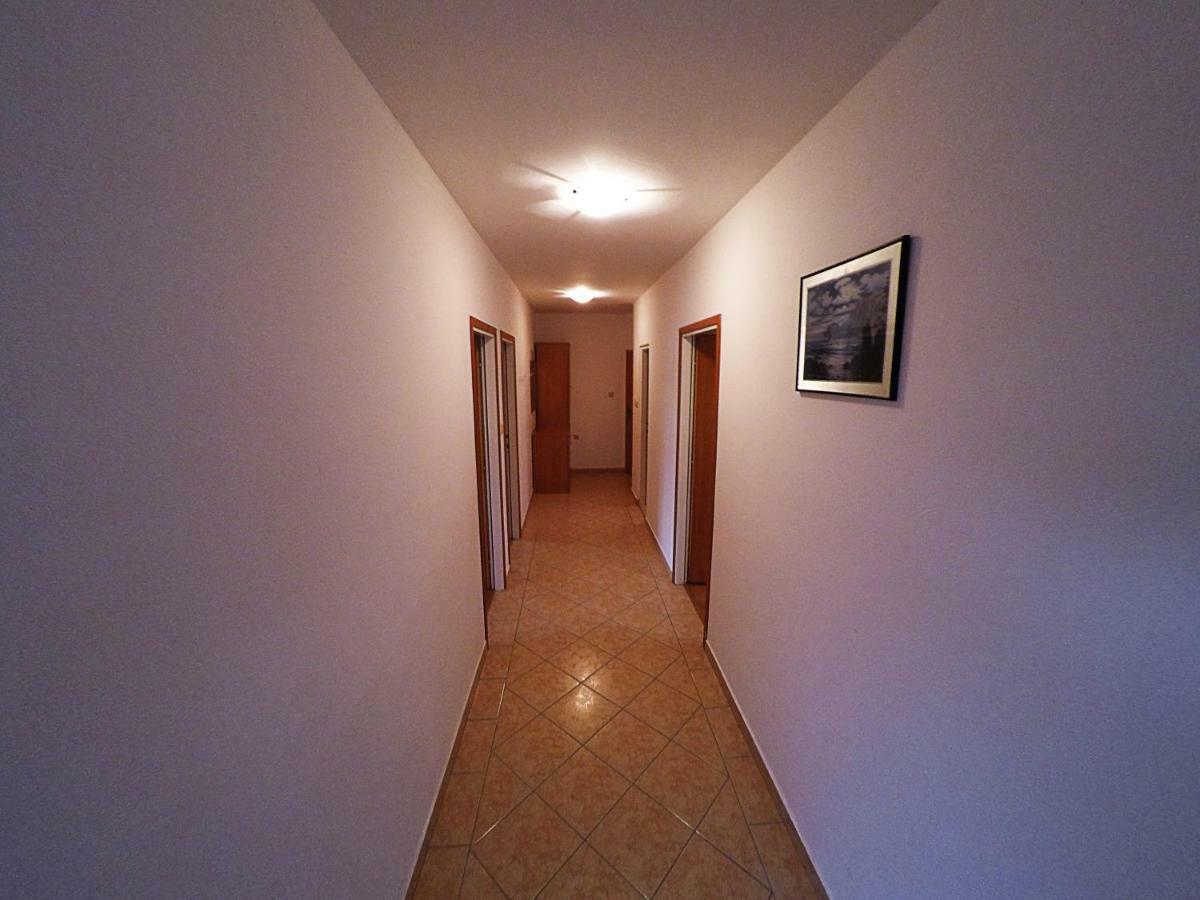 Apartments Piculjan Лопар Екстер'єр фото
