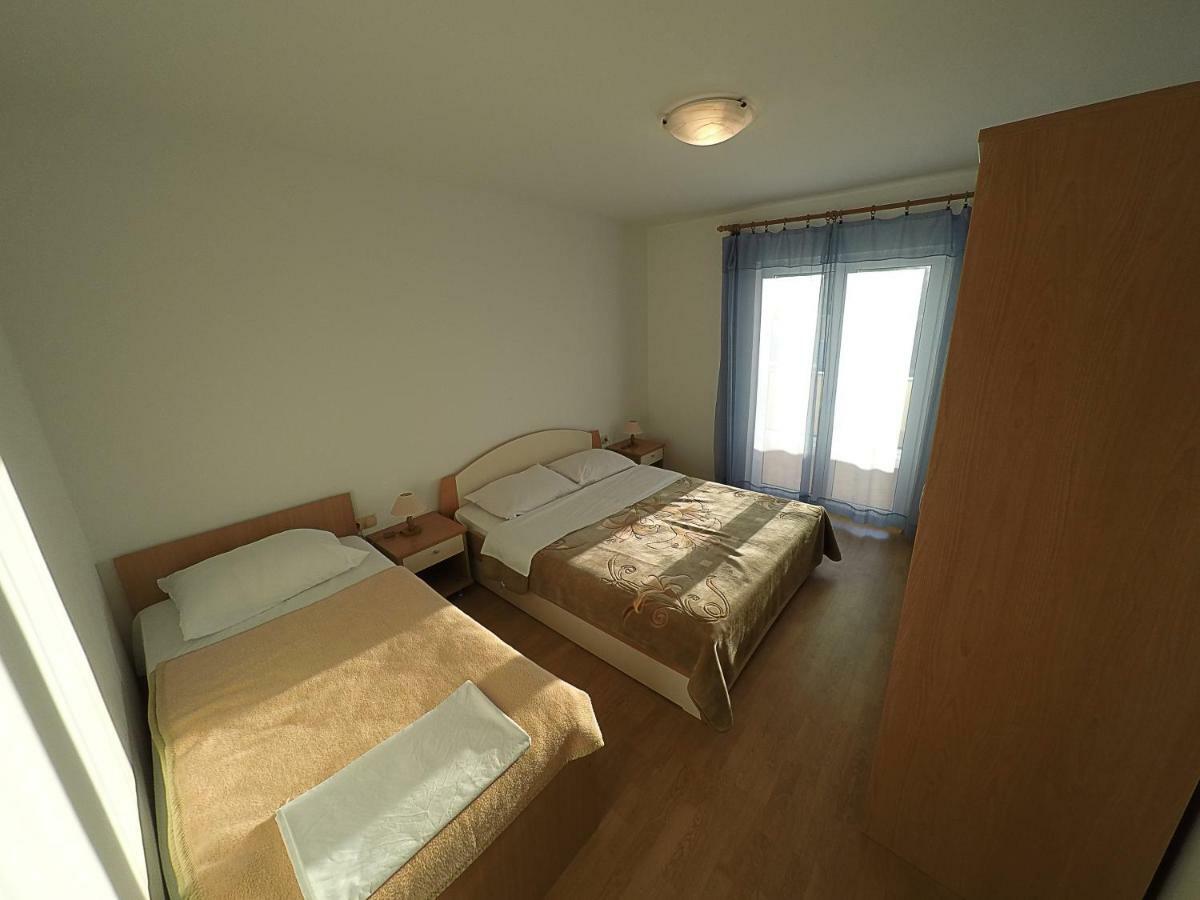 Apartments Piculjan Лопар Екстер'єр фото